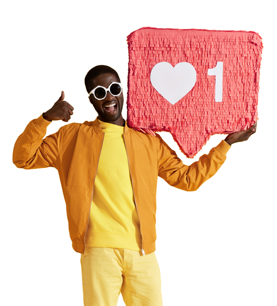 homme en jaune à lunette - engagement red caraibe martinique